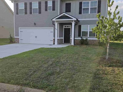 Lawn care service in Perry, 31069