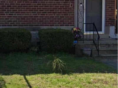 Lawn care service in Camden, 08104