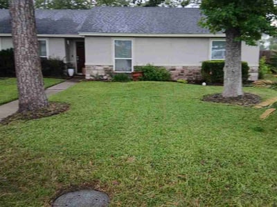 Lawn care service in Humble, 77338