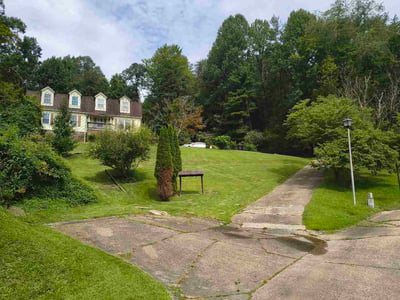 Lawn care service in Charleston, 25312