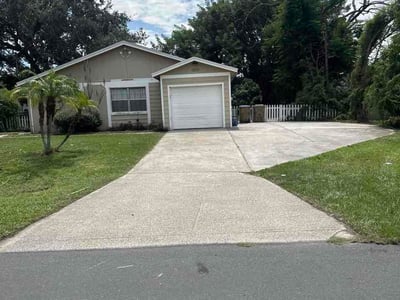 Lawn care service in Kissimmee, 34744