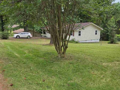 Lawn care service in Little Rock, 72206