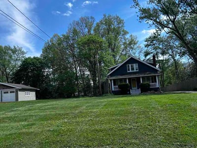 Lawn care service in South Euclid, 44121