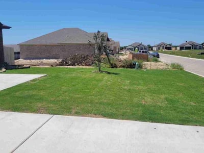 Lawn care service in Temple, 76502