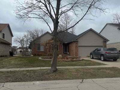 Lawn care service in Sterling Heights, 48310