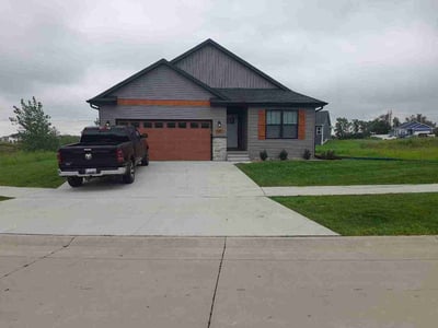 Lawn care service in Cedar Rapids, 52404