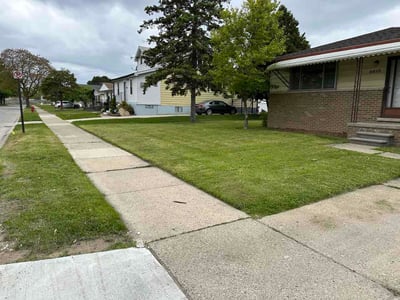 Lawn care service in Center Line, 48015