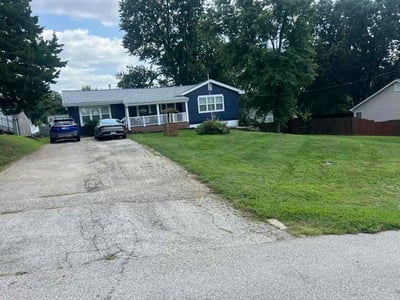 Lawn care service in Saint Charles, 63303