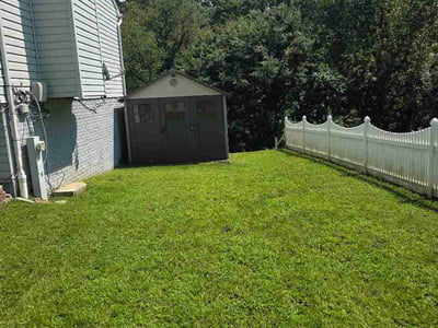 Lawn care service in Brooklyn Park, 21225