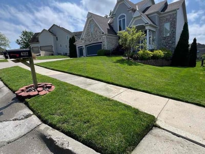 Lawn care service in Kansas City, 64119