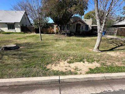 Lawn care service in Phoenix, 85008