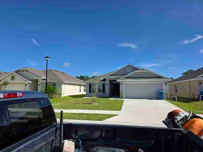 Lawn care service in Palm Bay, 32907