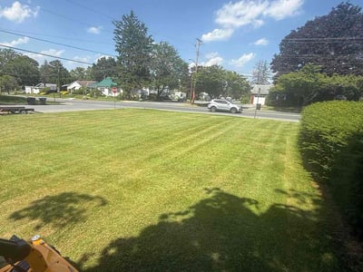 Lawn care service in Palmyra, 17078