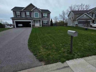 Lawn care service in West Henrietta, 14586