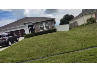 Lawn care service in Port St. Lucie, 34953