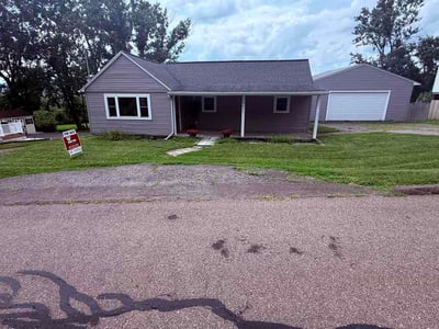 Lawn care service in Binghamton, 13901