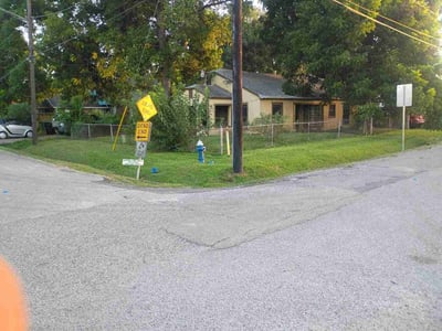 Lawn care service in Houston, 77012