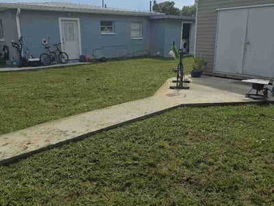 Lawn care service in Tampa, 33619