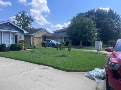 Lawn care service in Houston, 77084
