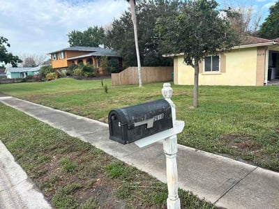 Lawn care service in Melbourne, 32901