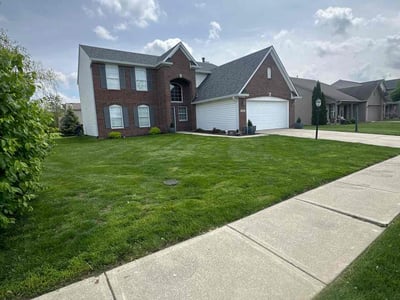 Lawn care service in Indianapolis, 46237