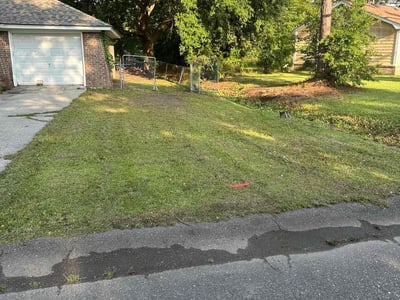 Lawn care service in Summerville, 29486