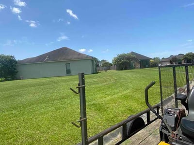 Lawn care service in Denham Springs, 70726