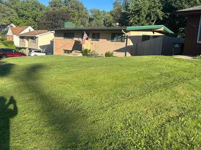 Lawn care service in Des Moines, 50322