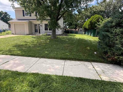 Lawn care service in Evesham, 08053