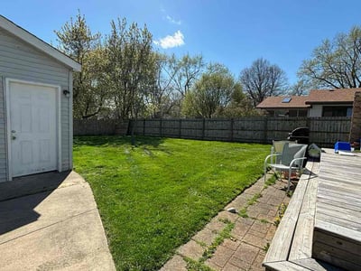 Lawn care service in Rolling Meadows, 60008