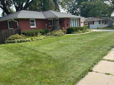Lawn care service in Green Bay, 54304