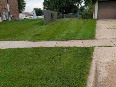 Lawn care service in North Liberty, 52317