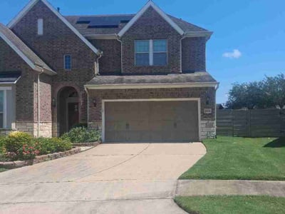 Lawn care service in Manvel, 77578