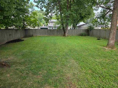 Lawn care service in Louisville, 40222