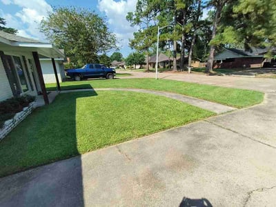 Lawn care service in Baton Rouge, 70810