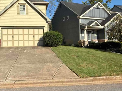 Lawn care service in Woodstock, 30189