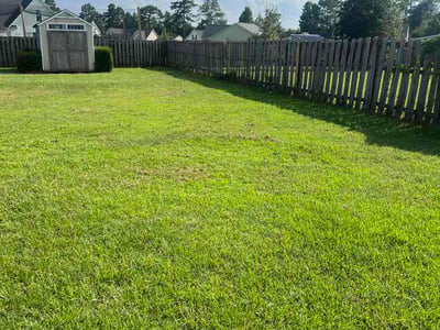 Lawn care service in Aberdeen, 28315