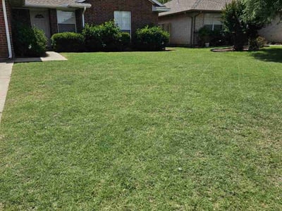 Lawn care service in Oklahoma City, 73179