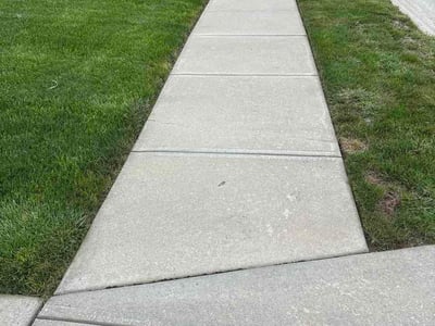 Lawn care service in Omaha, 68136
