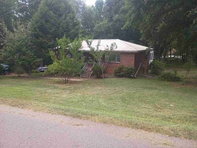 Lawn care service in Bessemer, 35020