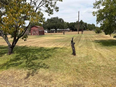 Lawn care service in Burleson, 76028