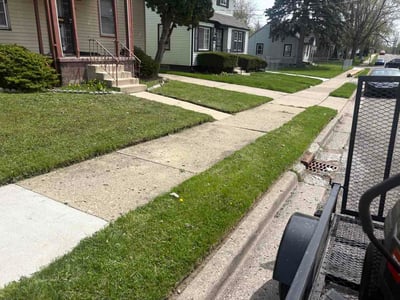 Lawn care service in Pontiac, 48342