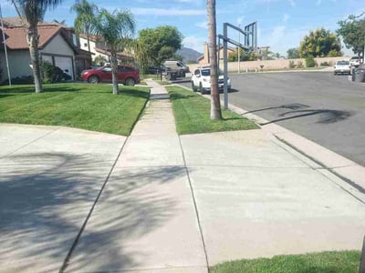 Lawn care service in Corona, 92881