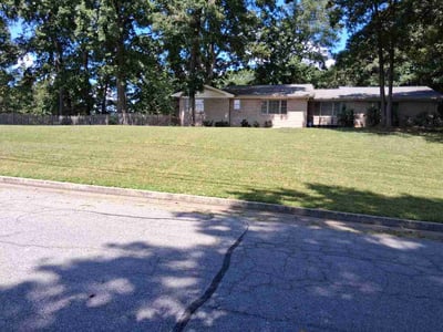 Lawn care service in Atlanta, 30360
