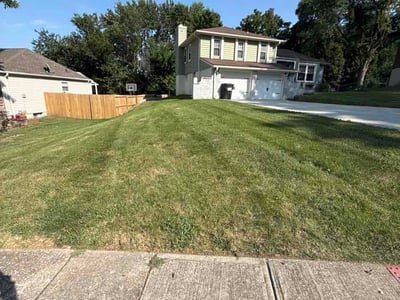 Lawn care service in Blue Springs, 64015