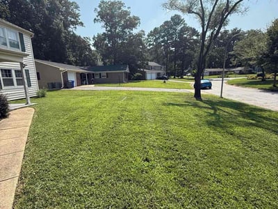 Lawn care service in Bowie, 20715