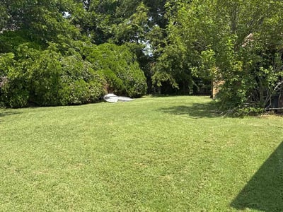Lawn care service in Tulsa, 74129
