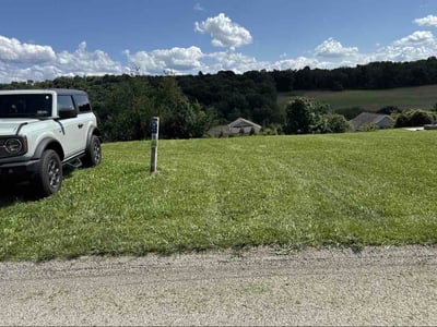 Lawn care service in Greensburg, 15601