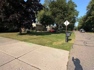 Lawn care service in Farmington Hills, 48334