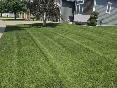 Lawn care service in Sioux Falls, 57110
